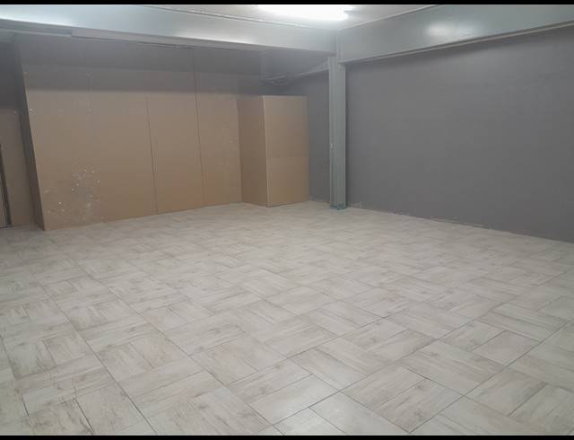 386M² SHOWROOM TO LET IN ALBERTON NORTH